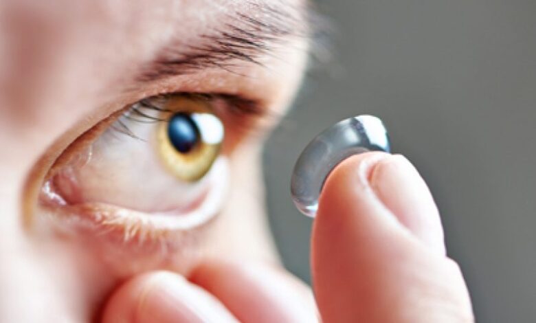 Long-term-use-of-contact-lenses-912x478